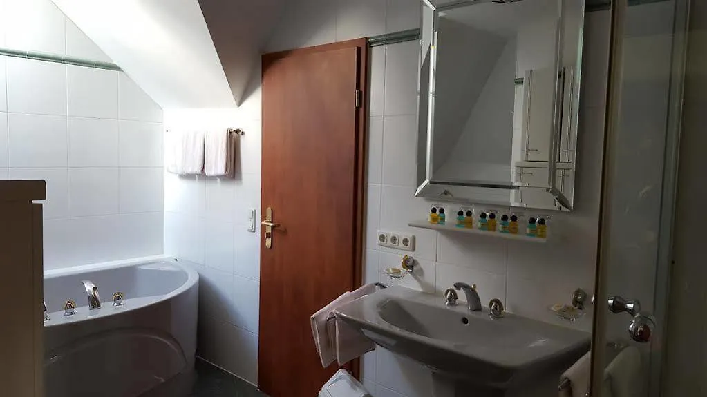 Hotel Der Tannenbaum Múnich 3*,  Alemania